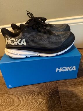 Hoka Clifton 9 Gray and Black Running Sneakers